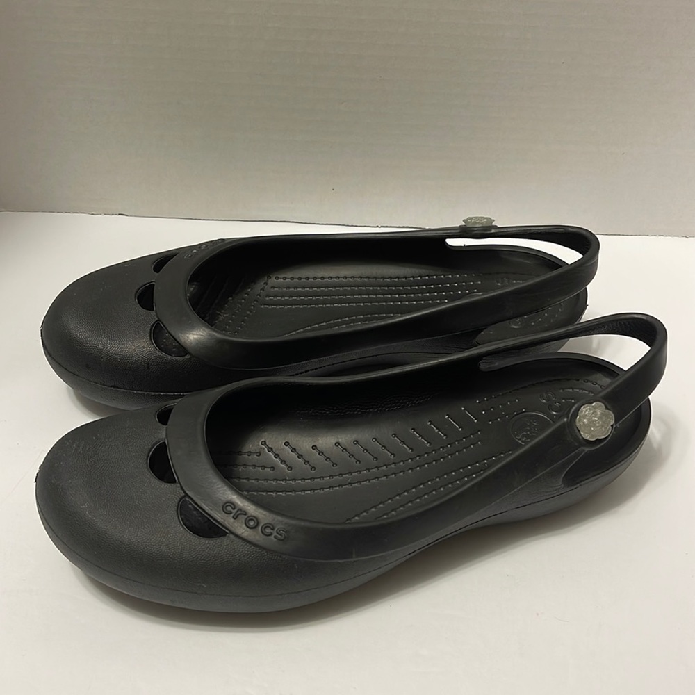 Crocs Women’s Size 10 Black Cutout Slingback Flats Comfort Shoe Sandals